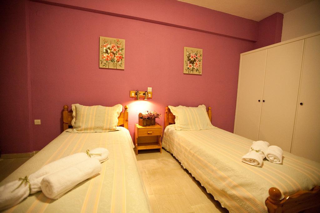 Hotel Χenonas Ziakos Amárantos Habitación foto