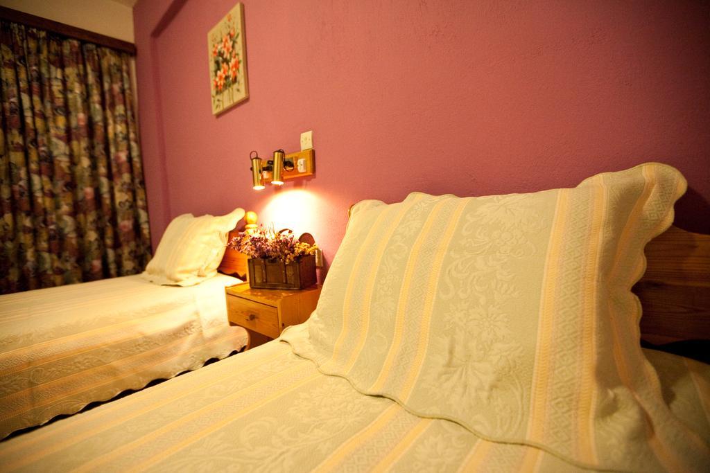 Hotel Χenonas Ziakos Amárantos Habitación foto